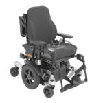 Wózek inwalidzki elektryczny z ergonomicznym siedziskiem i joystickiem.
