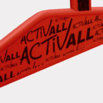 Czerwony element z logo "ACTIVALL" na tle białym.