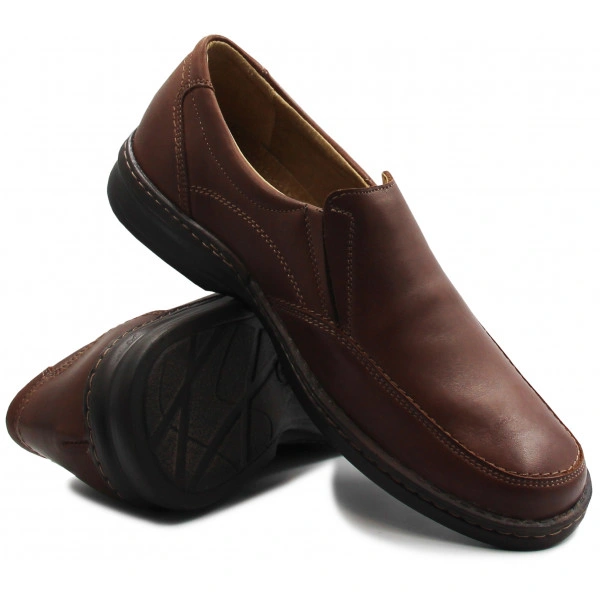 Brązowe, skórzane buty męskie, wygodne i eleganckie.