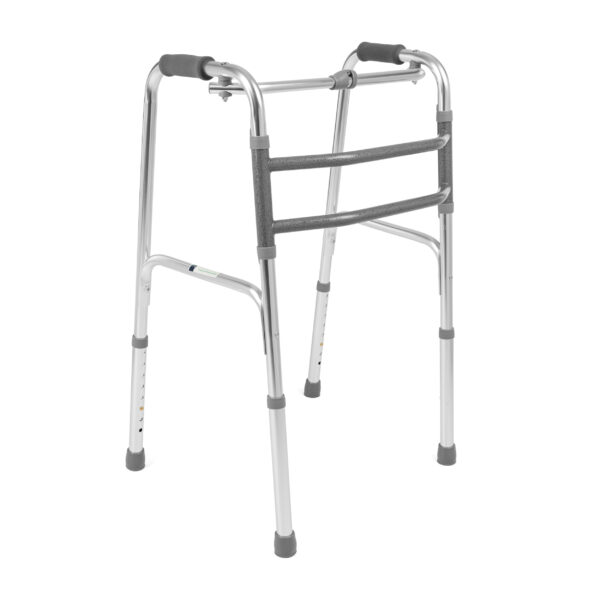 Wózek inwalidzki o aluminiowej konstrukcji, wspomagający chodzenie.